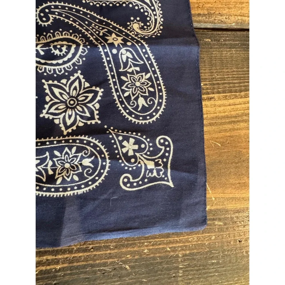 Vtg 40s Fast Color Blue Bandana Elephant Trunk Up Paisley Made in USA Wild Rag‎